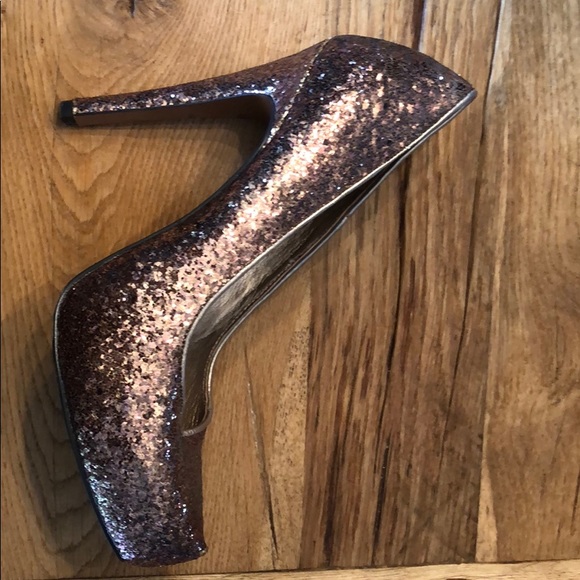 BCBG Brown sparkle pumps - Picture 2 of 3